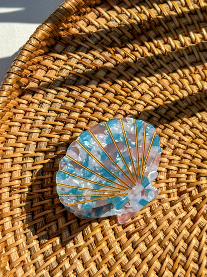 Blue Seashell Claw