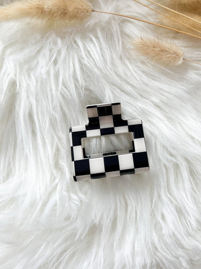 Black | Checkered Square Claw